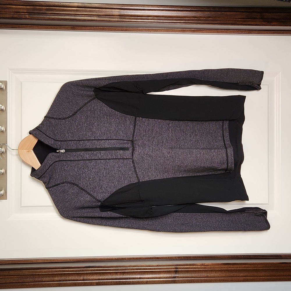 Lululemon Run Switchback 1/2 Zip - Picture 2 of 4